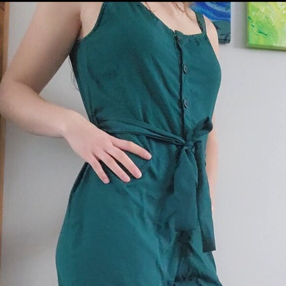 Green jumpsuit - Picture 3 of 7